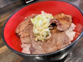 塩ホルモン三島まるたか上尾店